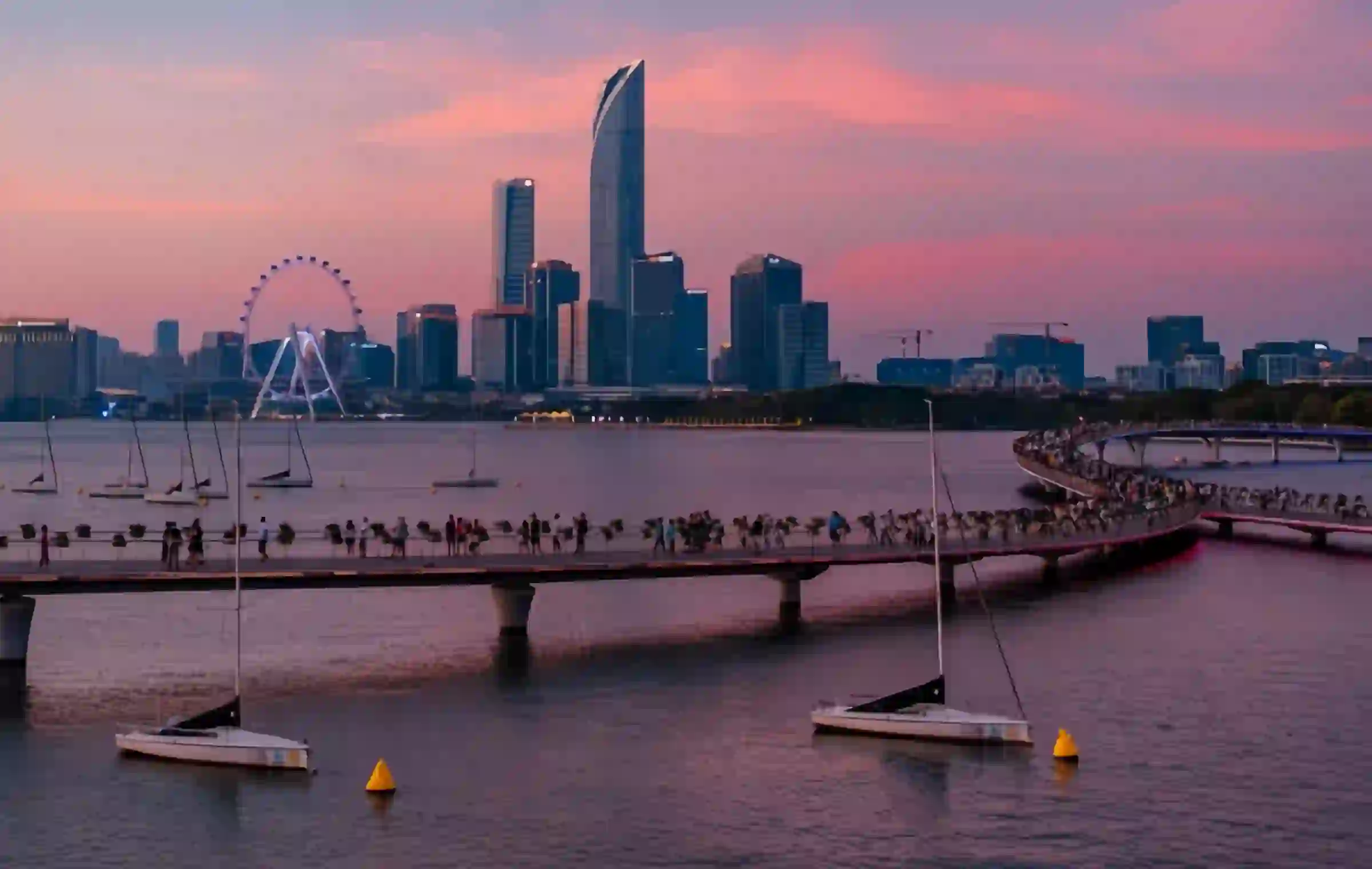 Jinji Lake: Una sinfonía colorida de la depresión del parque industrial a la vanguardia urbana moderna