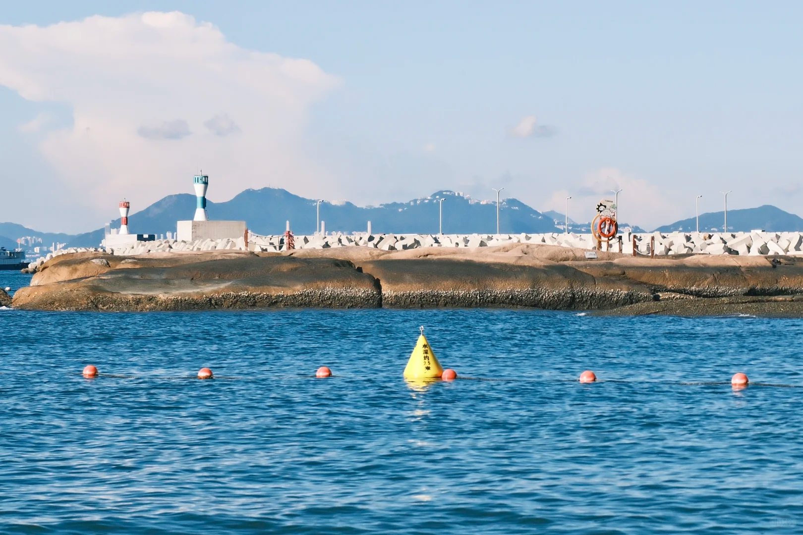 Wailinging Island: Un viaje desde el antiguo puerto de poesía a la utopía del mar-2