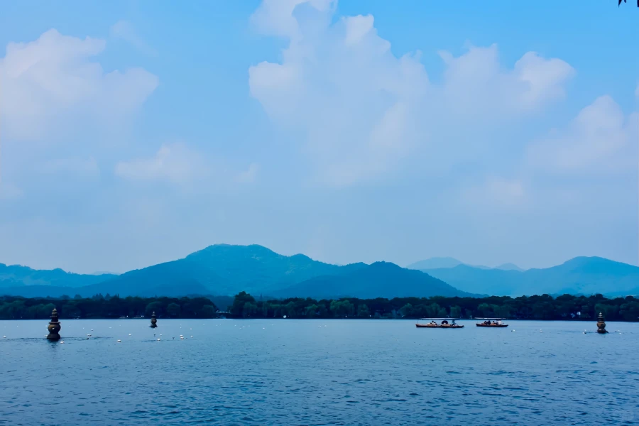 ثلاثة صناديق ميرورينغ القمر: موكب حديقة من مشروع الدراجة في سو Causeway إلى إيكون ثقافي للبحيرة الغربية-4