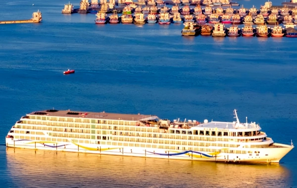 Chongqing Yangtze River Night Tour: A Star River Epic Flowing on the Backbone of the Mountain City-3