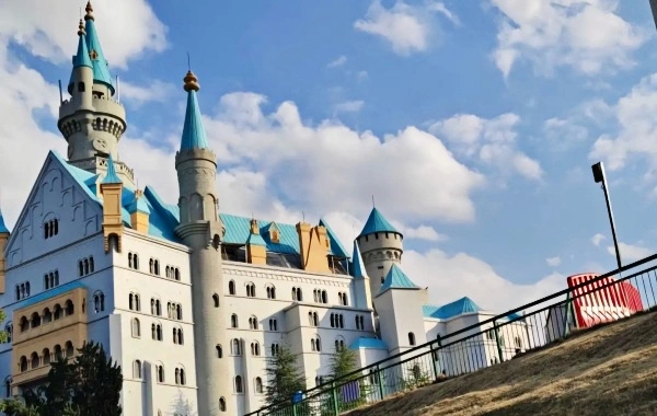 Changsha Window of the World:A Whimsical Landmark Journey to