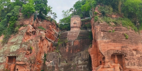 Day 4: Chengdu - Leshan