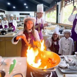 1 Day Chengdu Sichuan Cuisine Museum & Sanxingdui Ruins Tour